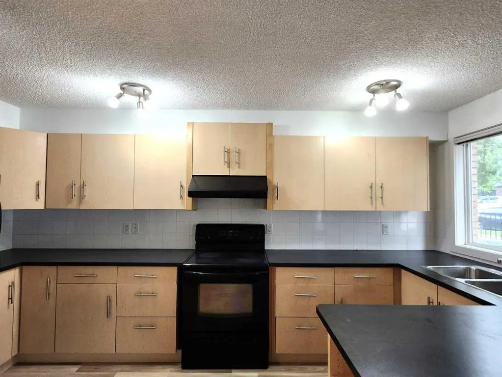 655 Meredith Road NE, #101