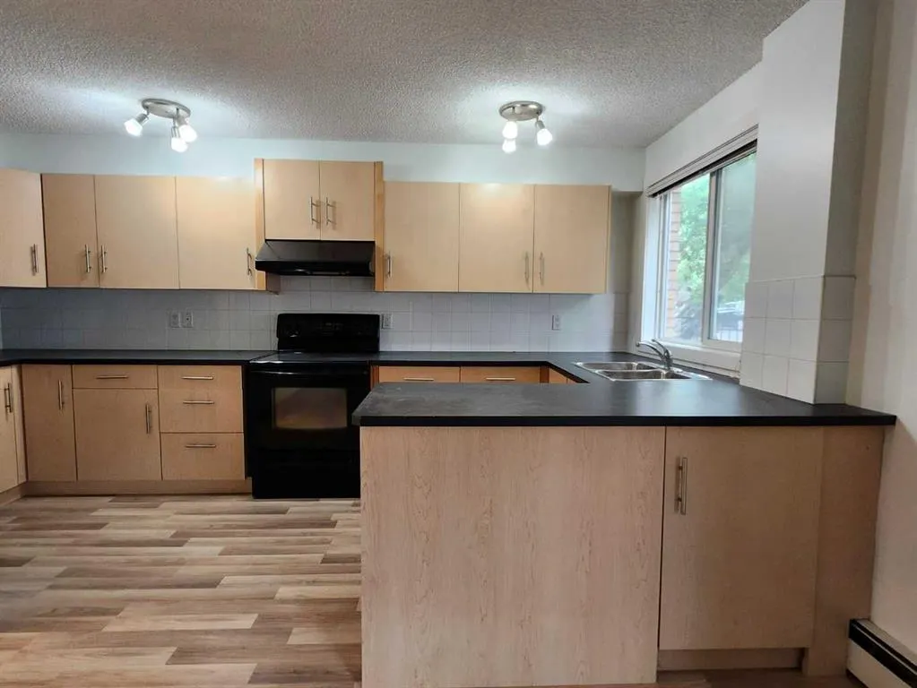 655 Meredith Road NE, #101