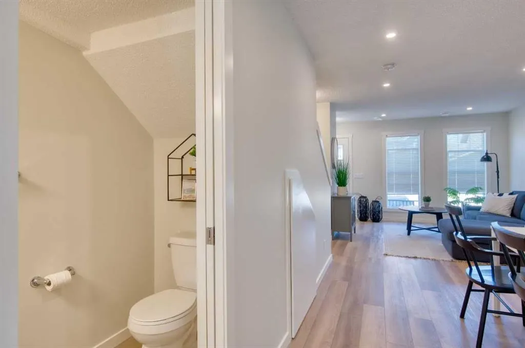 135 Mahogany Parade SE, #711