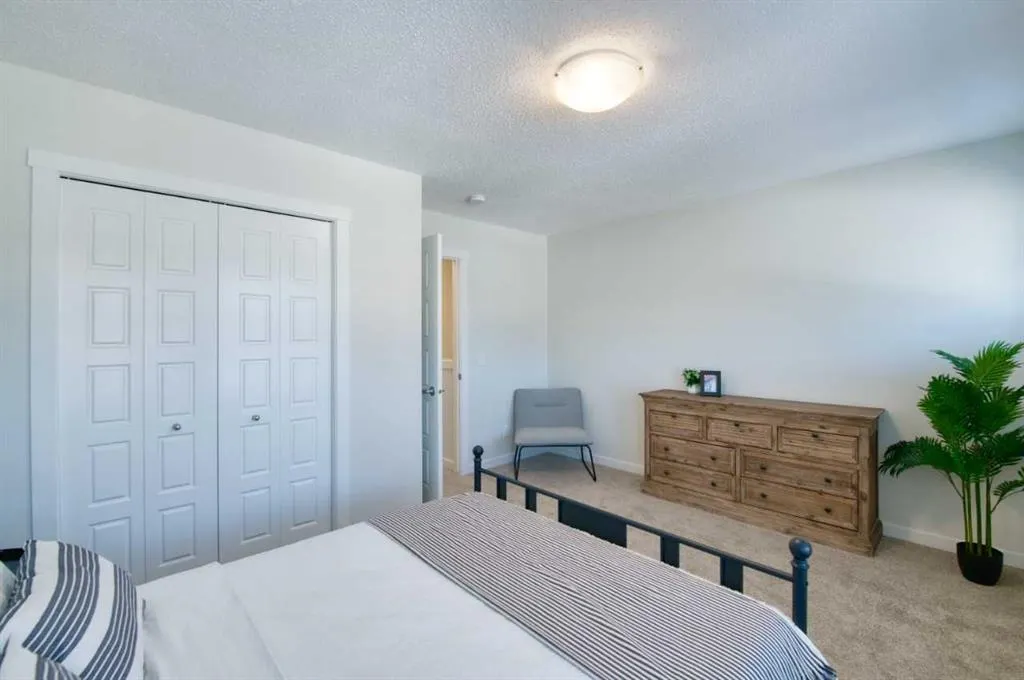 135 Mahogany Parade SE, #711
