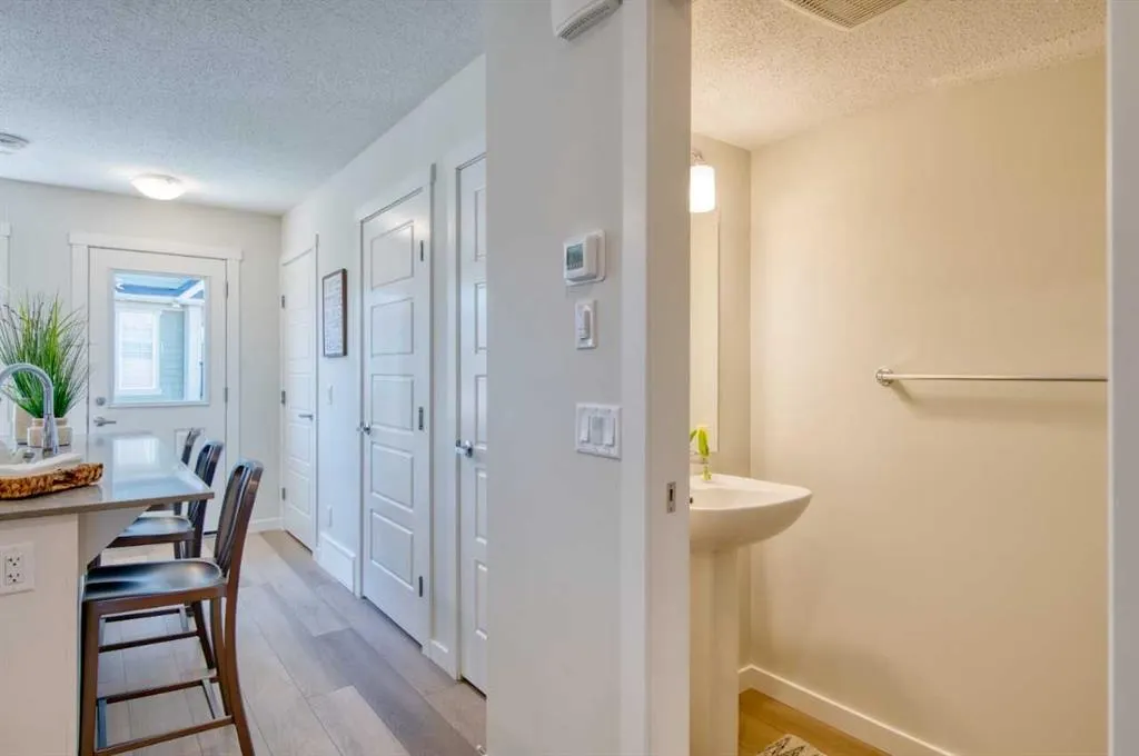 135 Mahogany Parade SE, #711