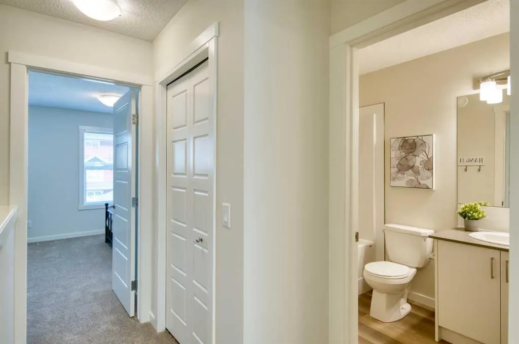 135 Mahogany Parade SE, #711