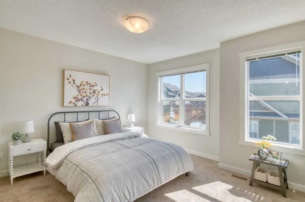 135 Mahogany Parade SE, #711