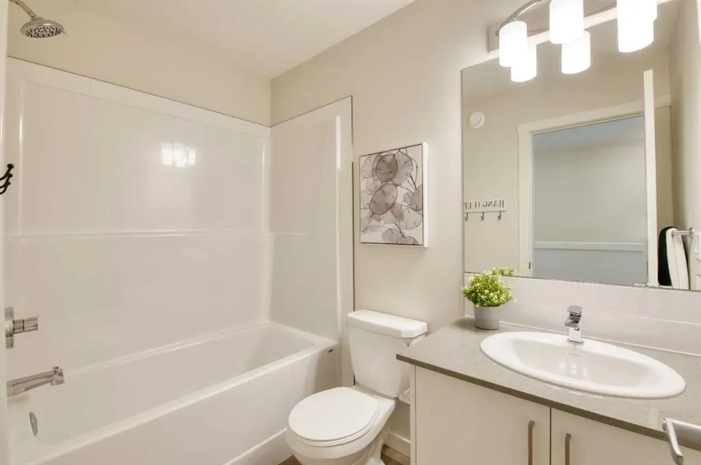 135 Mahogany Parade SE, #711