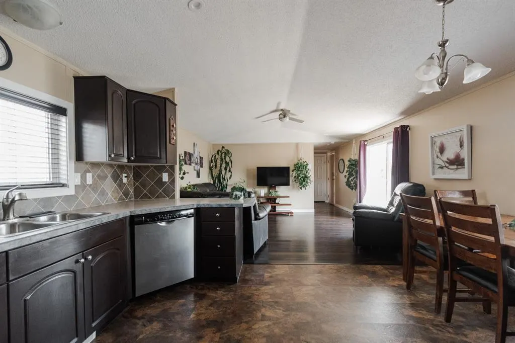 113 Mustang Road