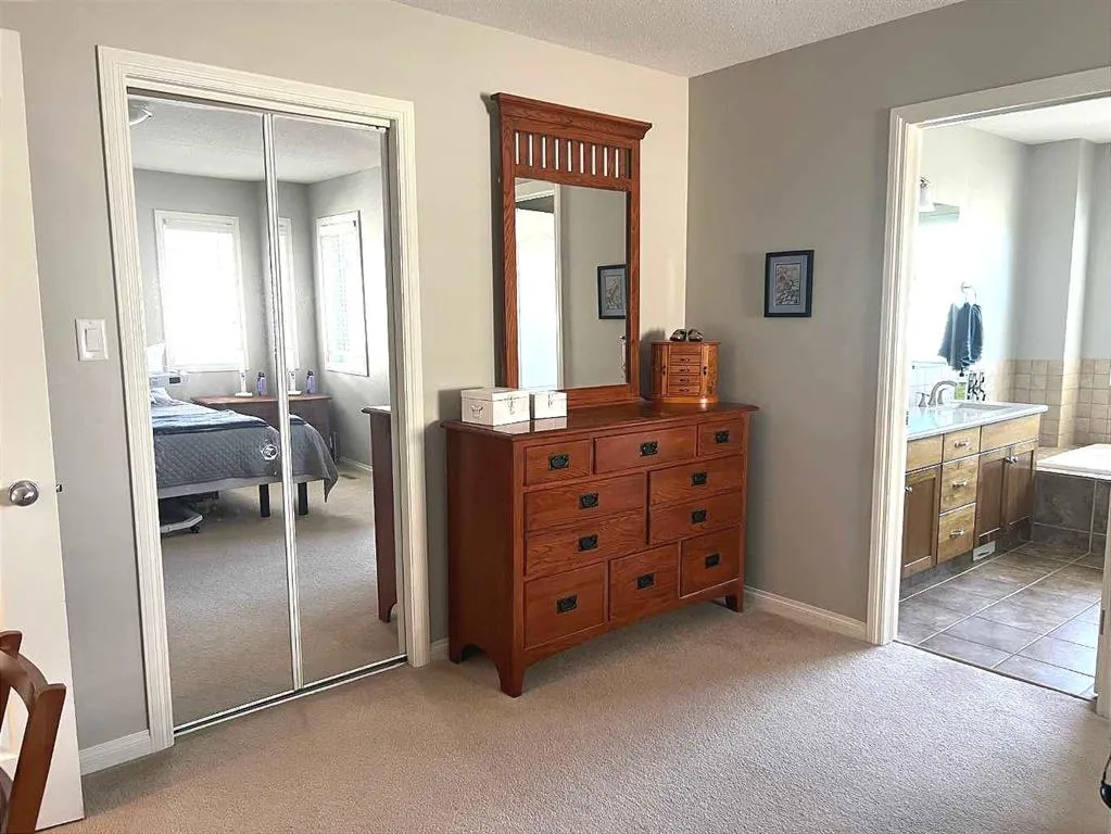 91 Coalbanks Gate W