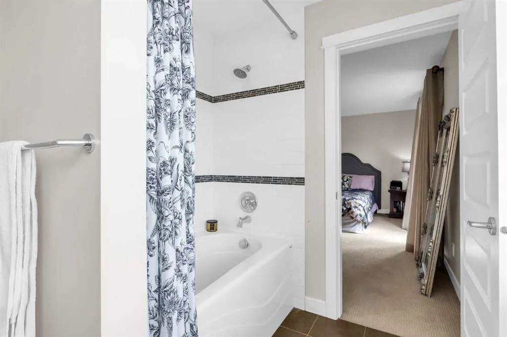 1001 8 Street NW, #2902