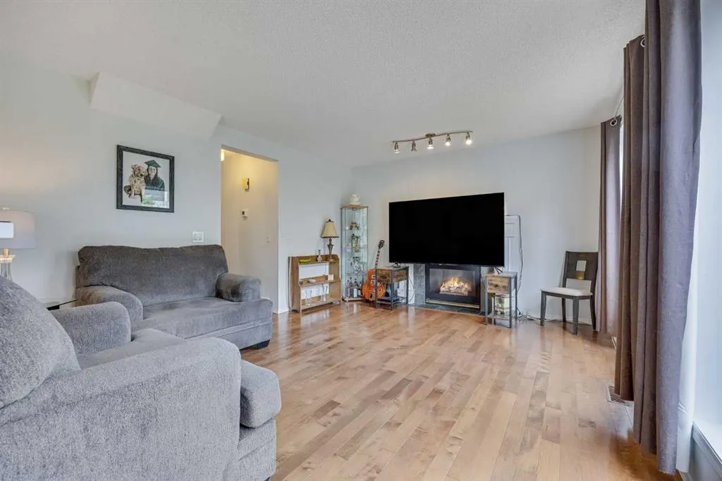 192 Douglas Ridge Green SE