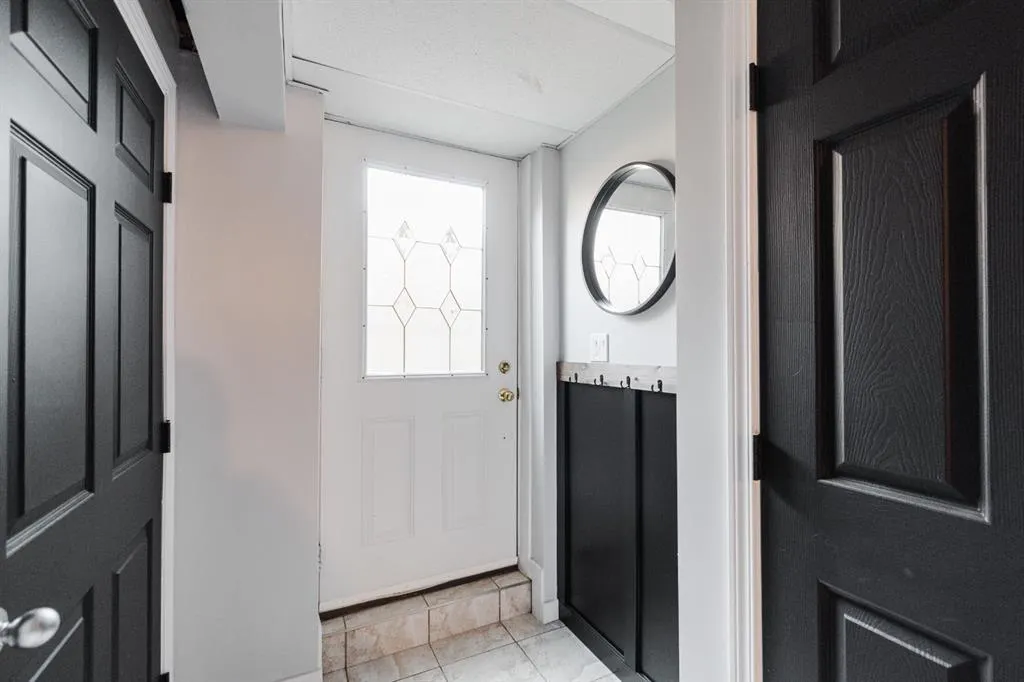 208 Silvertip Place
