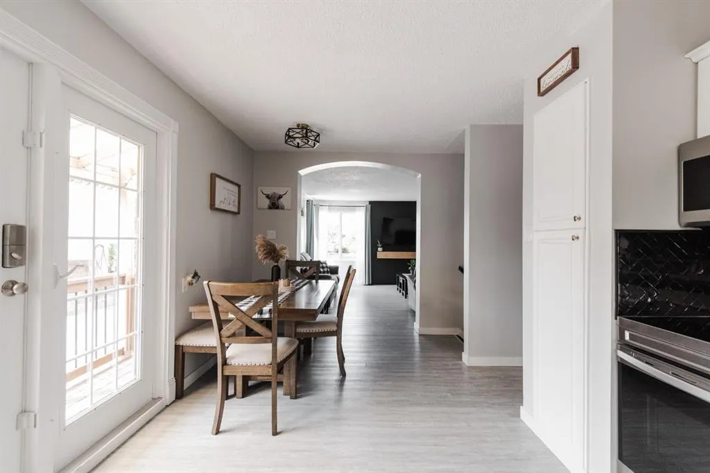 208 Silvertip Place