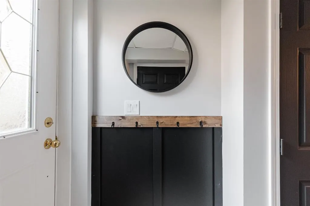 208 Silvertip Place