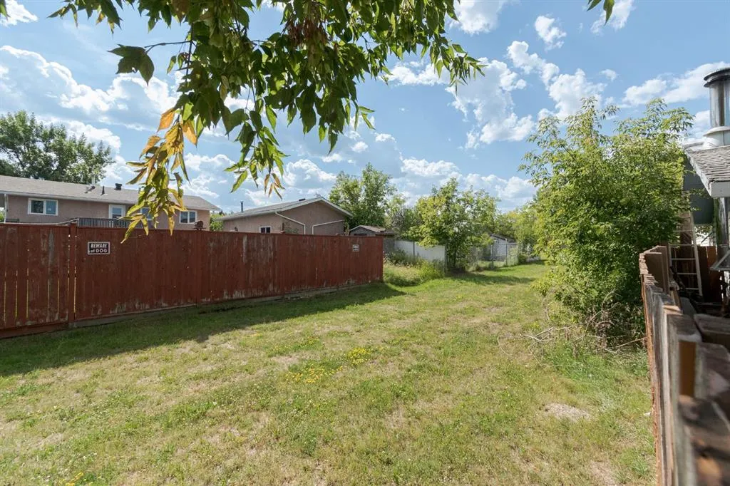 208 Silvertip Place