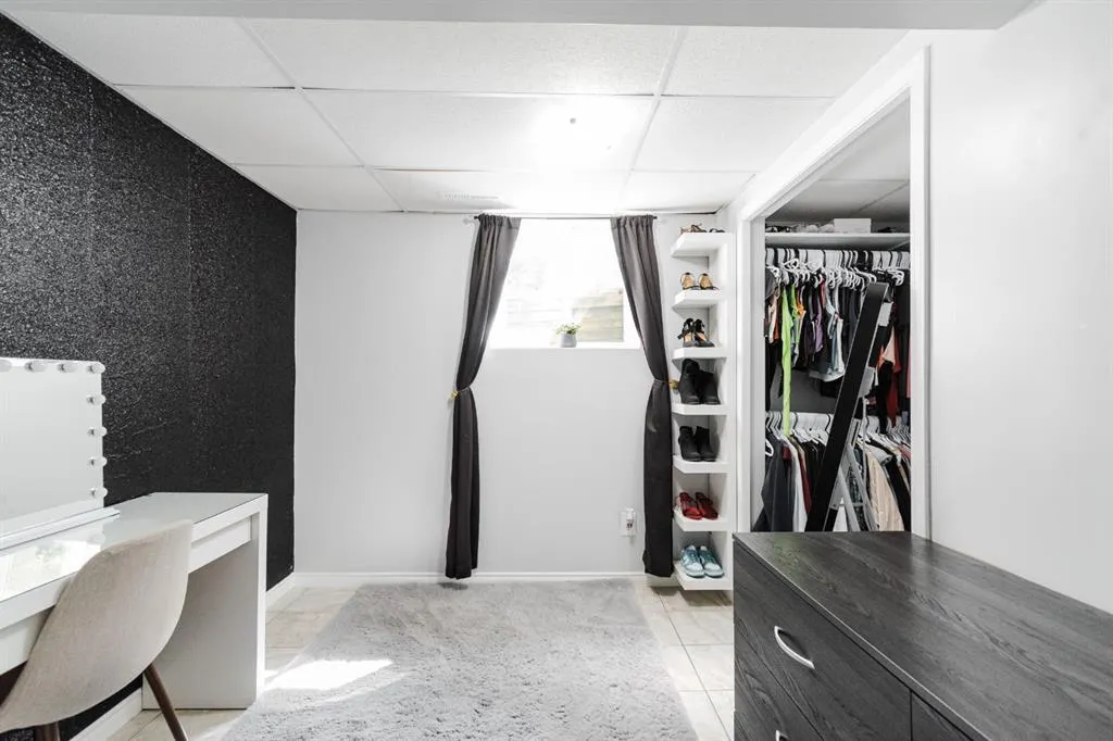 208 Silvertip Place