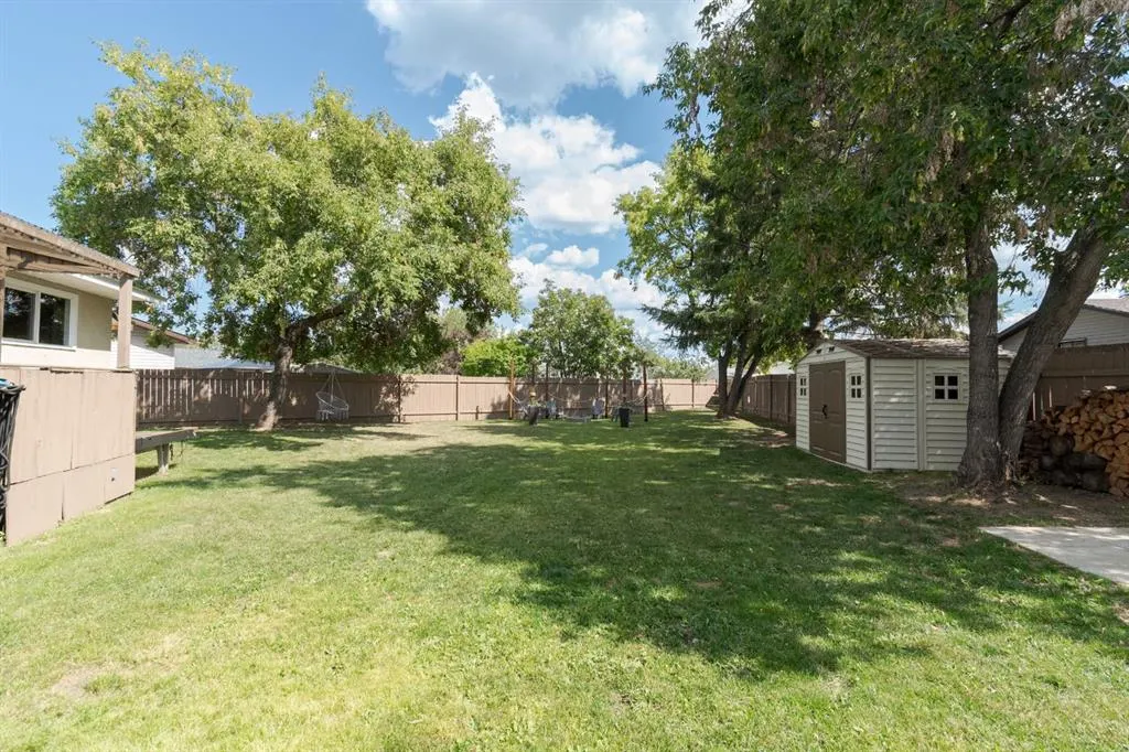 208 Silvertip Place