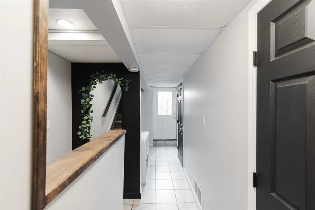 208 Silvertip Place