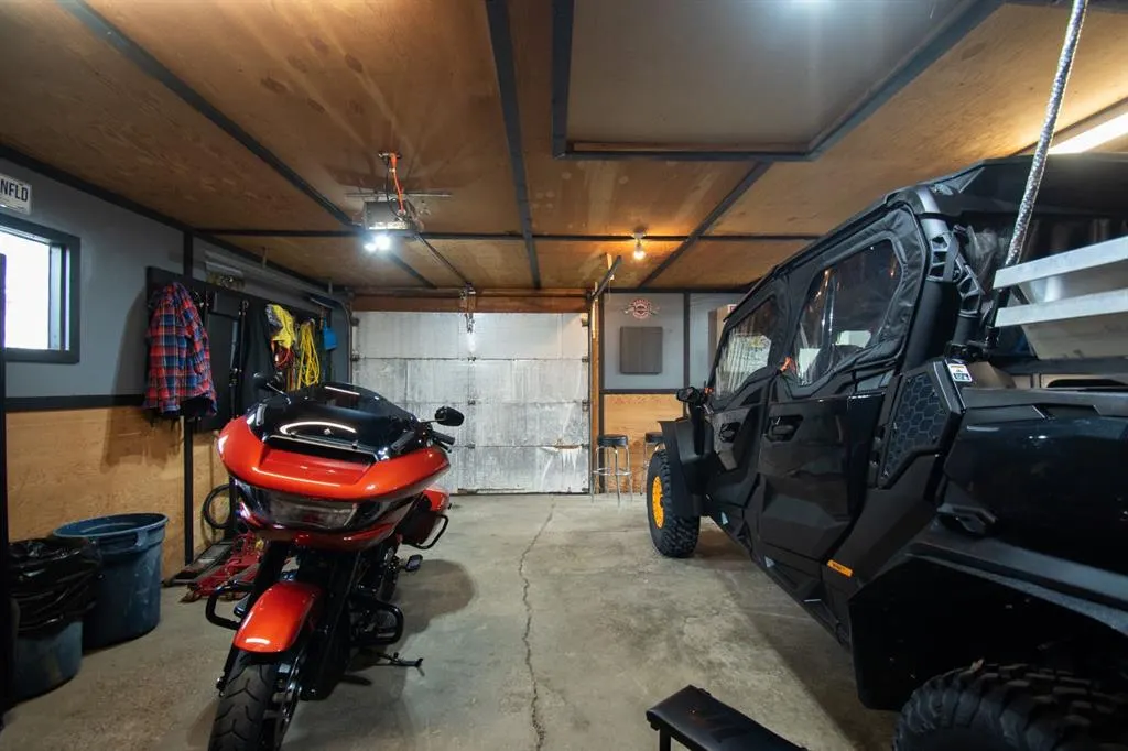 208 Silvertip Place