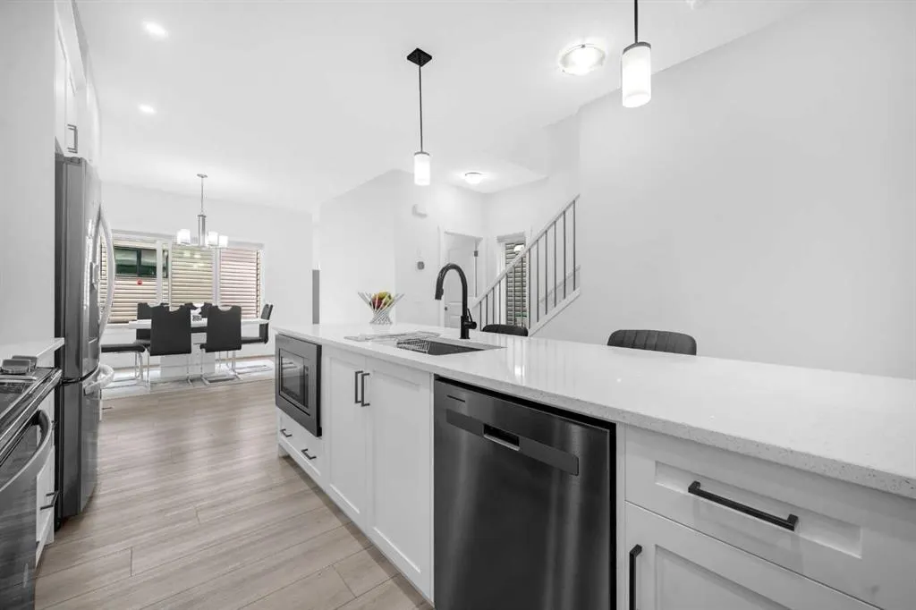 34 Sage Hill Lane NW