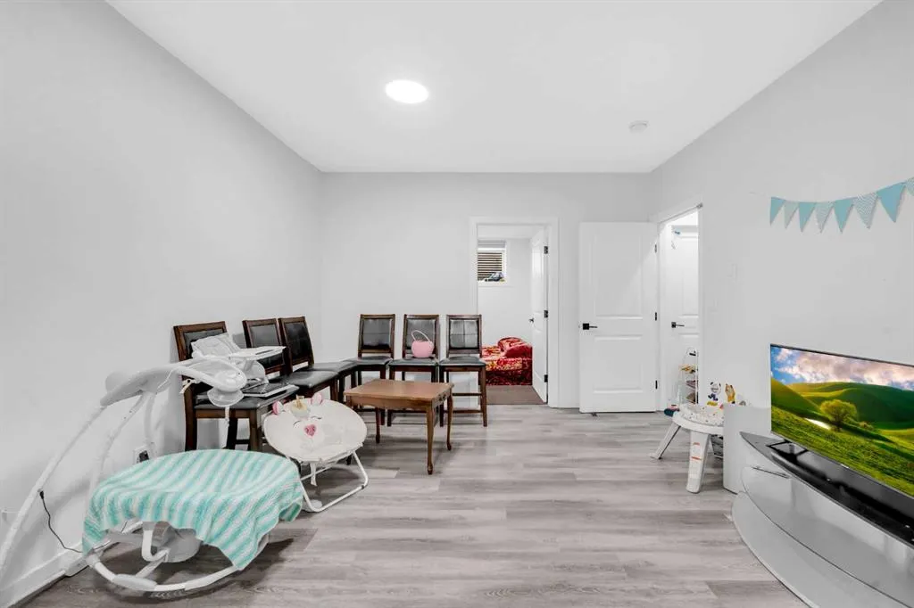 34 Sage Hill Lane NW