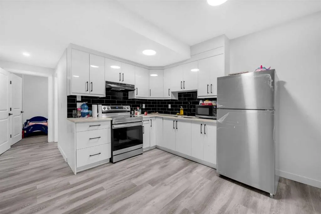 34 Sage Hill Lane NW