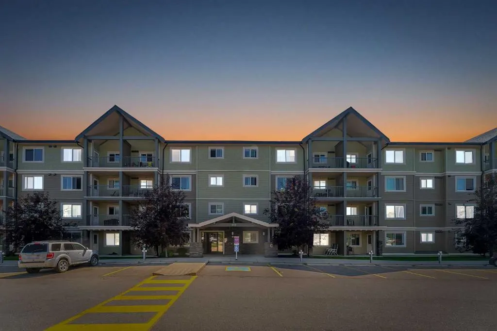 181 Skyview Ranch Manor NE, #1307
