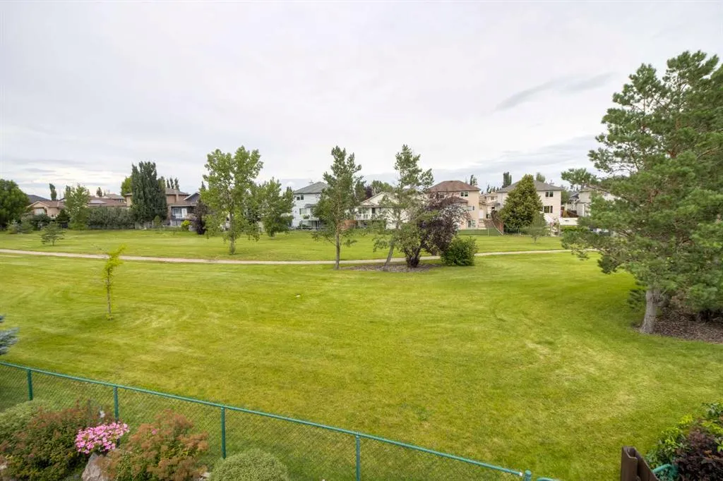 61 Salish Place W