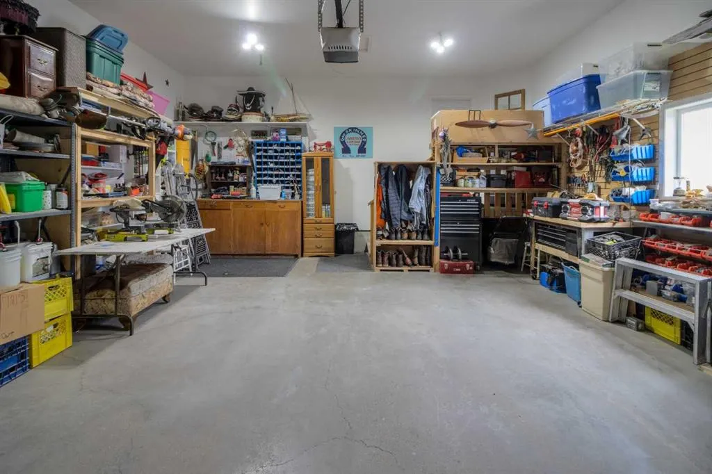 61 Salish Place W