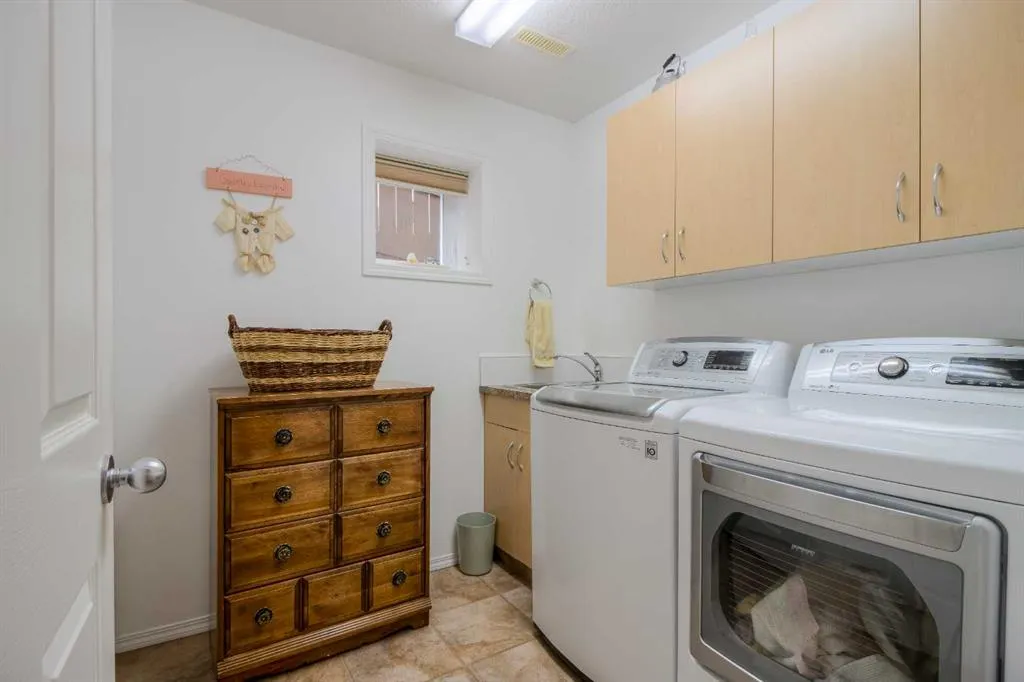 61 Salish Place W