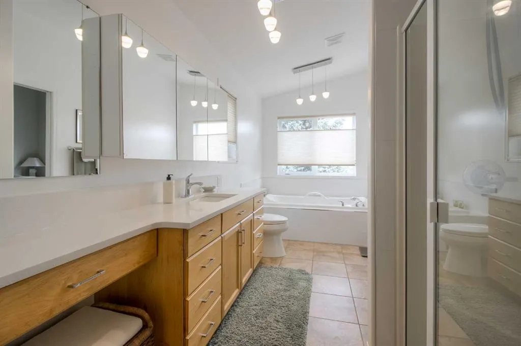 61 Salish Place W