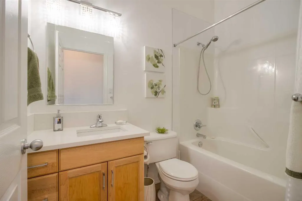 61 Salish Place W