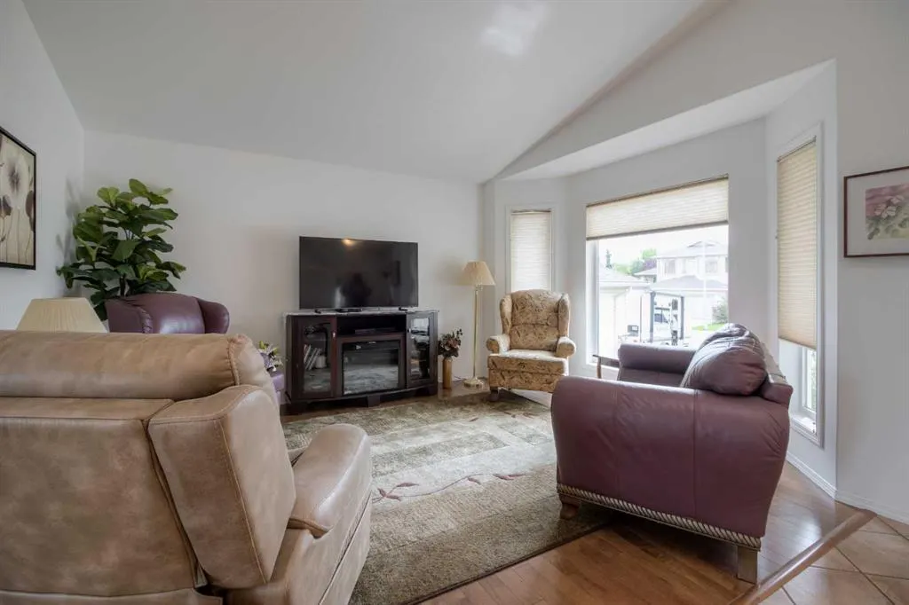 61 Salish Place W