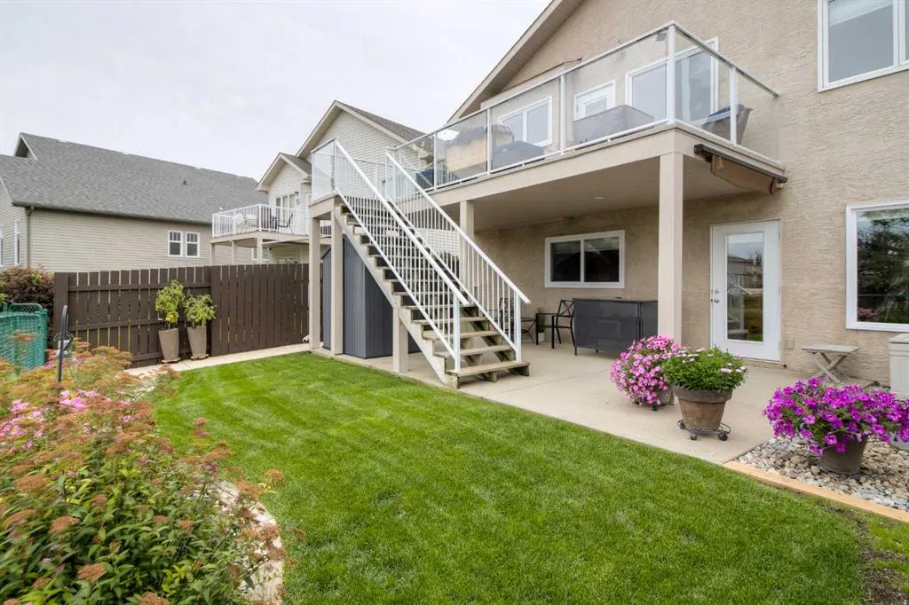 61 Salish Place W