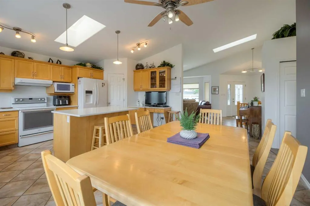 61 Salish Place W