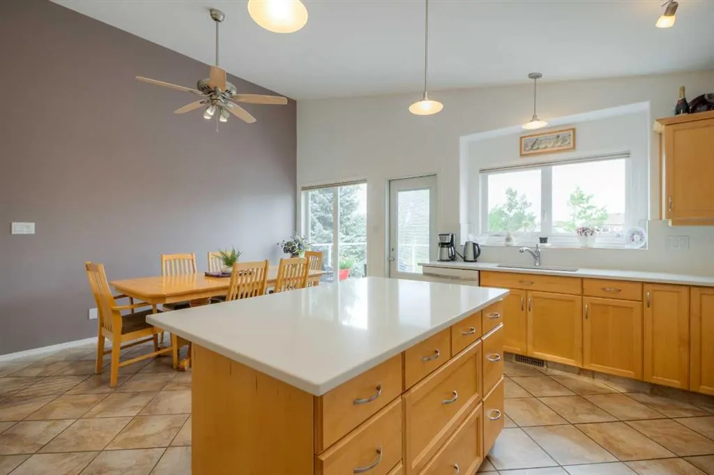 61 Salish Place W