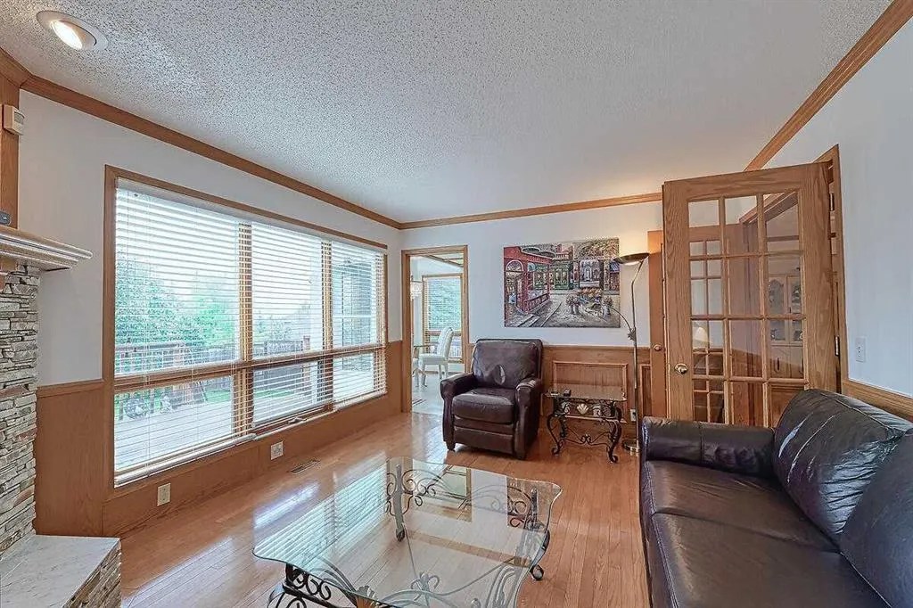 115 Strathaven Circle SW