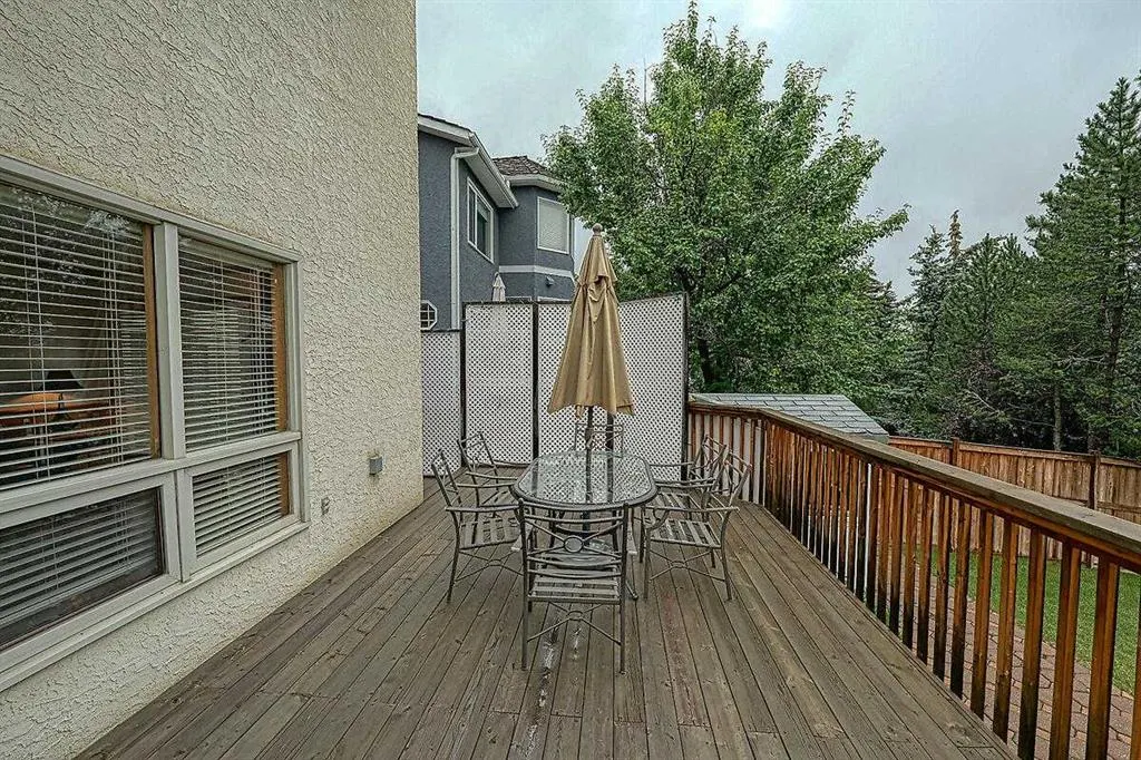 115 Strathaven Circle SW