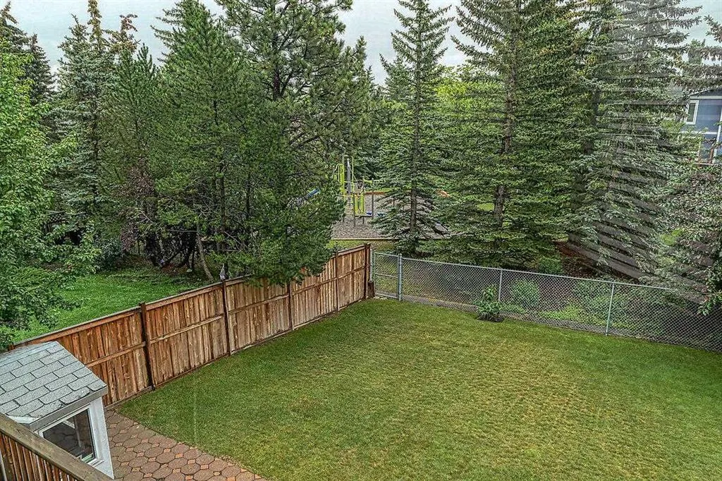 115 Strathaven Circle SW