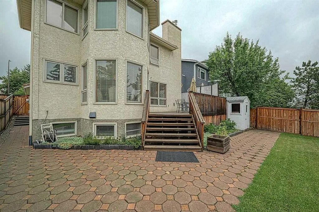 115 Strathaven Circle SW