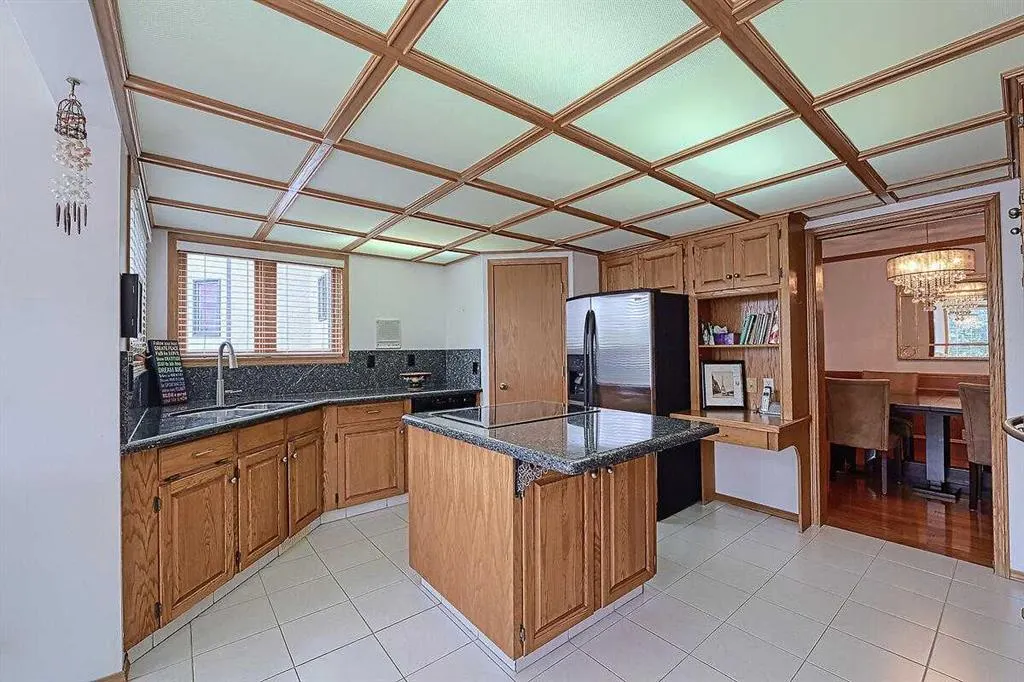 115 Strathaven Circle SW
