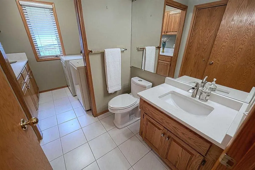 115 Strathaven Circle SW