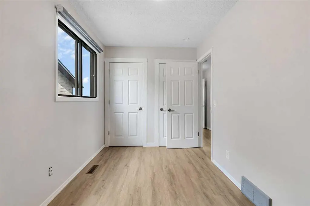 37 Edgeford Way NW