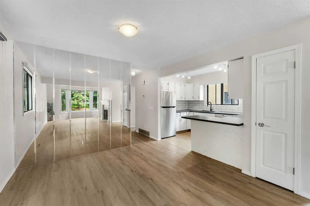 37 Edgeford Way NW