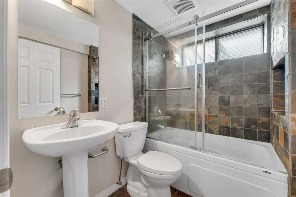 37 Edgeford Way NW