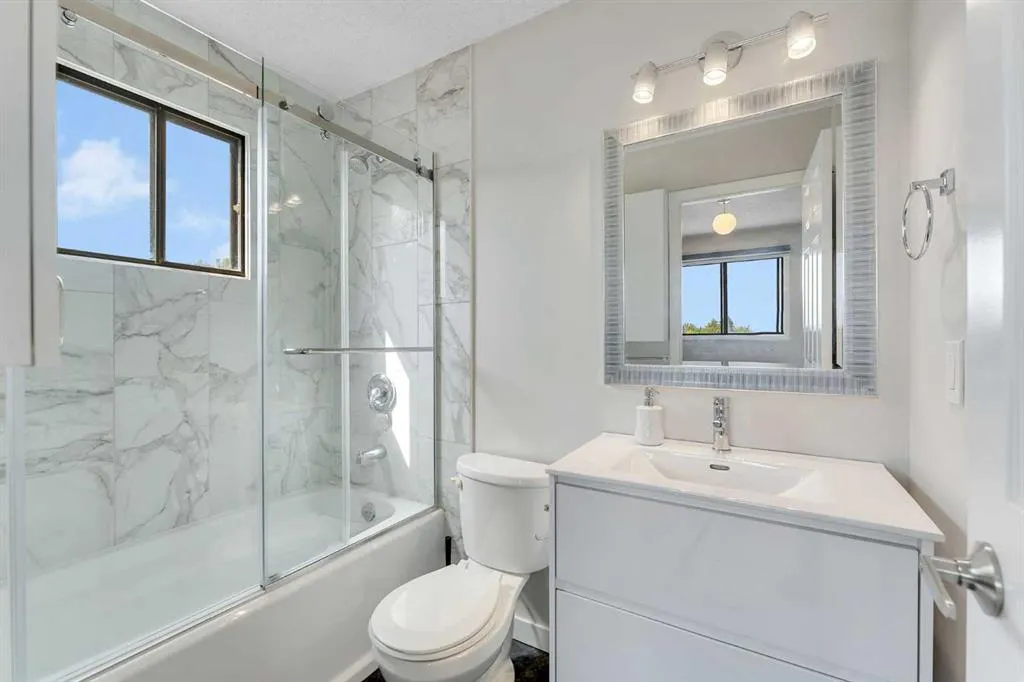 37 Edgeford Way NW