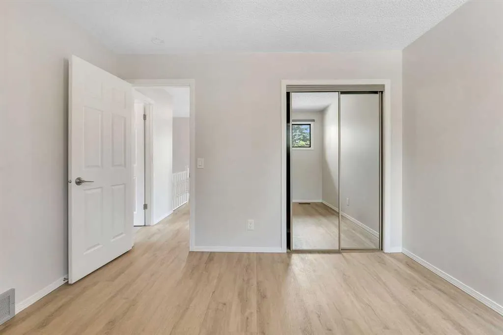 37 Edgeford Way NW