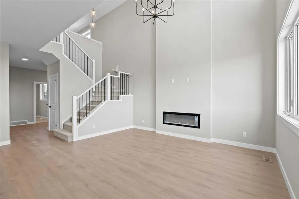 159 Belvedere Crescent SE