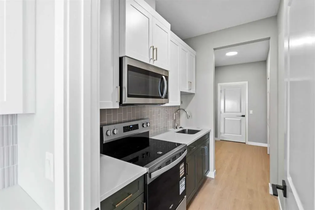 159 Belvedere Crescent SE