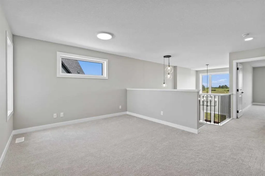 159 Belvedere Crescent SE
