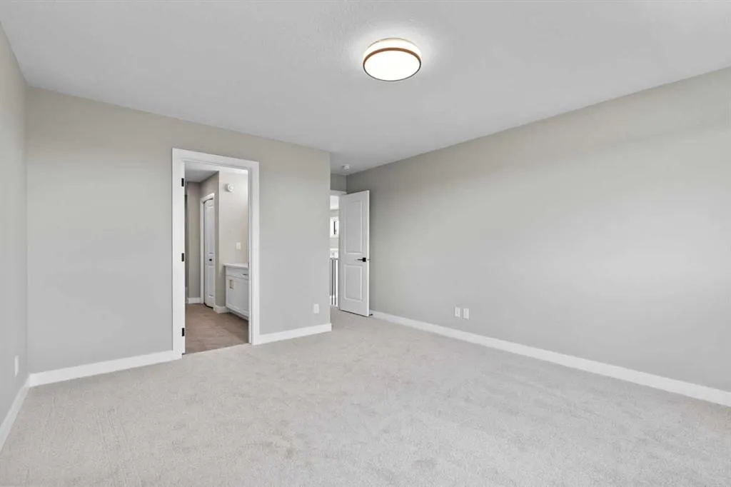 159 Belvedere Crescent SE