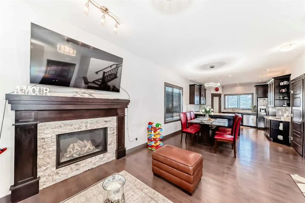 69 Redstone Villas NE