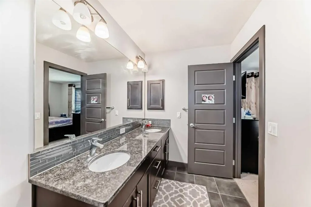 69 Redstone Villas NE